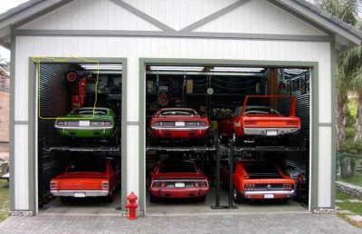 Awesome 6 car garage with ultimate wall art.jpg