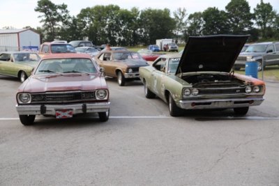 duster and super bee in lanes.jpg duster and super bee in lanes.jpg