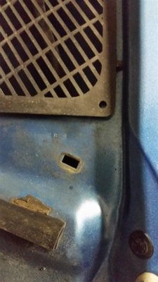 Windshield Washer Connector Hole (Medium).jpg Windshield Washer Connector Hole (Medium).jpg