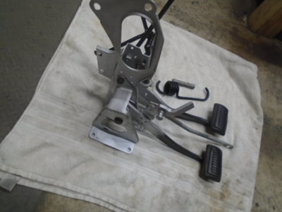 68 b body 4spd pedals 002.JPG