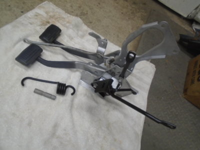 68 b body 4spd pedals 003.JPG