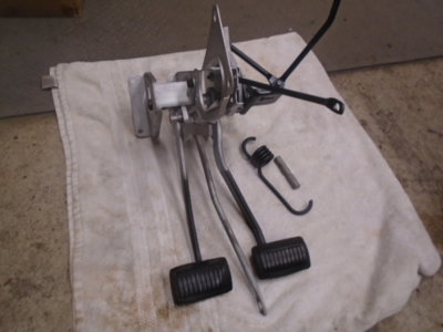 68 b body 4spd pedals 005.JPG