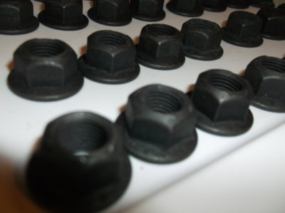 Exhaust flange nuts 2.jpg