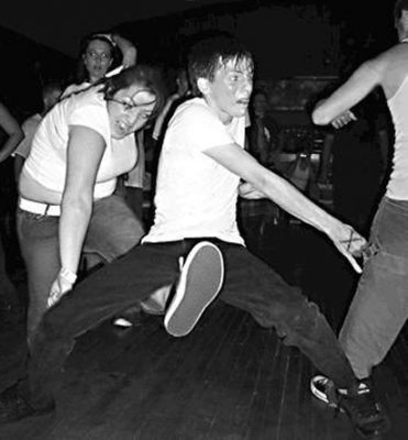 Mosh35kick.jpg