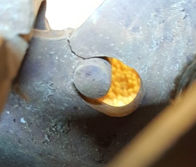 BAD-HINGE1.jpg BAD-HINGE1.jpg