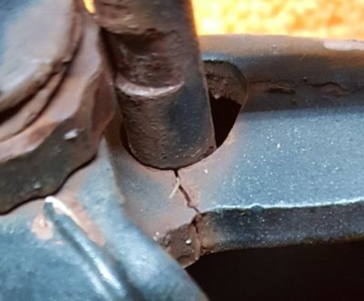 BAD-HINGE2.jpg BAD-HINGE2.jpg