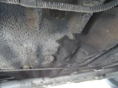 under carriage.jpg under carriage.jpg