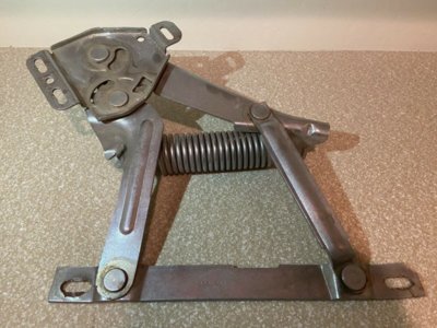 Hinges5.jpg Hinges5.jpg