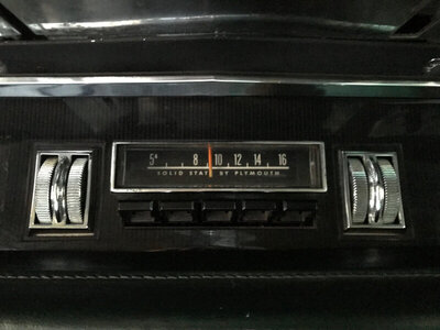 plymouth radio.jpg plymouth radio.jpg