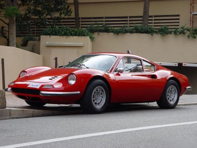 69-74Ferrari_Dino_246GT_02.jpg