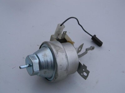 70 Vacuum Advance 005_small.JPG 70 Vacuum Advance 005_small.JPG