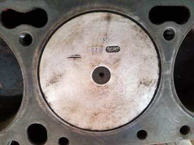 L2315_Piston2.jpg L2315_Piston2.jpg