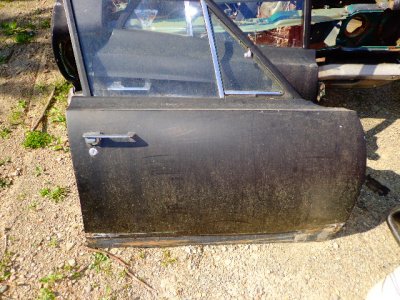 69 satellite 4 door 003.JPG