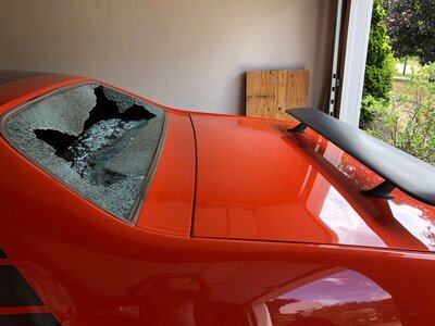 road runner rear window fractured side view.jpg road runner rear window fractured side view.jpg