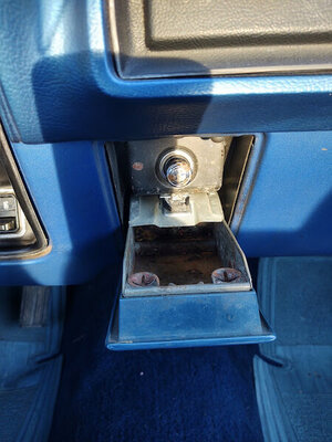 sat ashtray open.jpg sat ashtray open.jpg