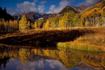 2011-10-04-maroon-pond-104333.jpg