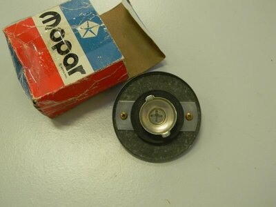 NOS Gas Cap 002_small.JPG NOS Gas Cap 002_small.JPG