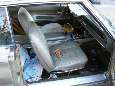 Deal on 1966 Charger 017.jpg