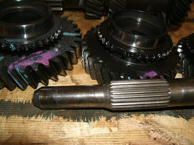 833 4 speed 23 spl gear set Case 007.JPG