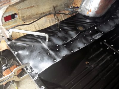 TrunkFloorInstall_2.jpg TrunkFloorInstall_2.jpg