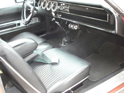 bucket seat non console with 4 speed.jpg