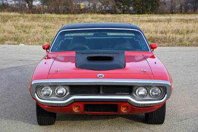 03-1972-plymouth-road-runner-gtx-front-660x440.jpg