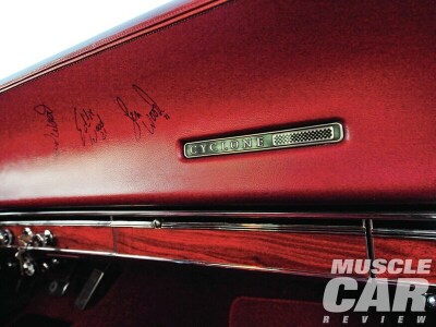 1969-mercury-cyclone-spoiler-2-cale-yarborough-dash.jpg