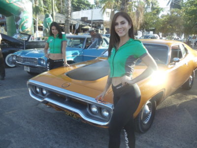 Quaker State Girls with Canario.jpg Quaker State Girls with Canario.jpg