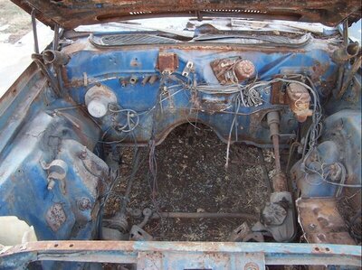 EngineCompartment.jpg EngineCompartment.jpg