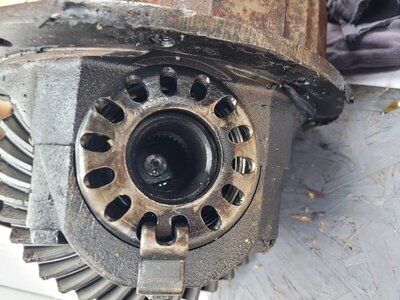 8.75 Sure Grip 489 case 4.10 gears4.jpg