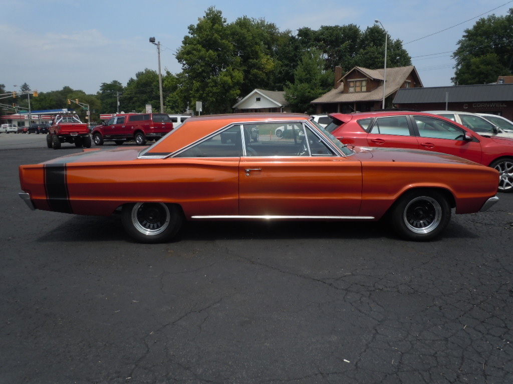 1966-Dodge-Coronet-440-side.jpg