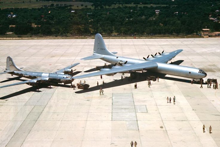 B-36aarrivalcarswell1948.jpg