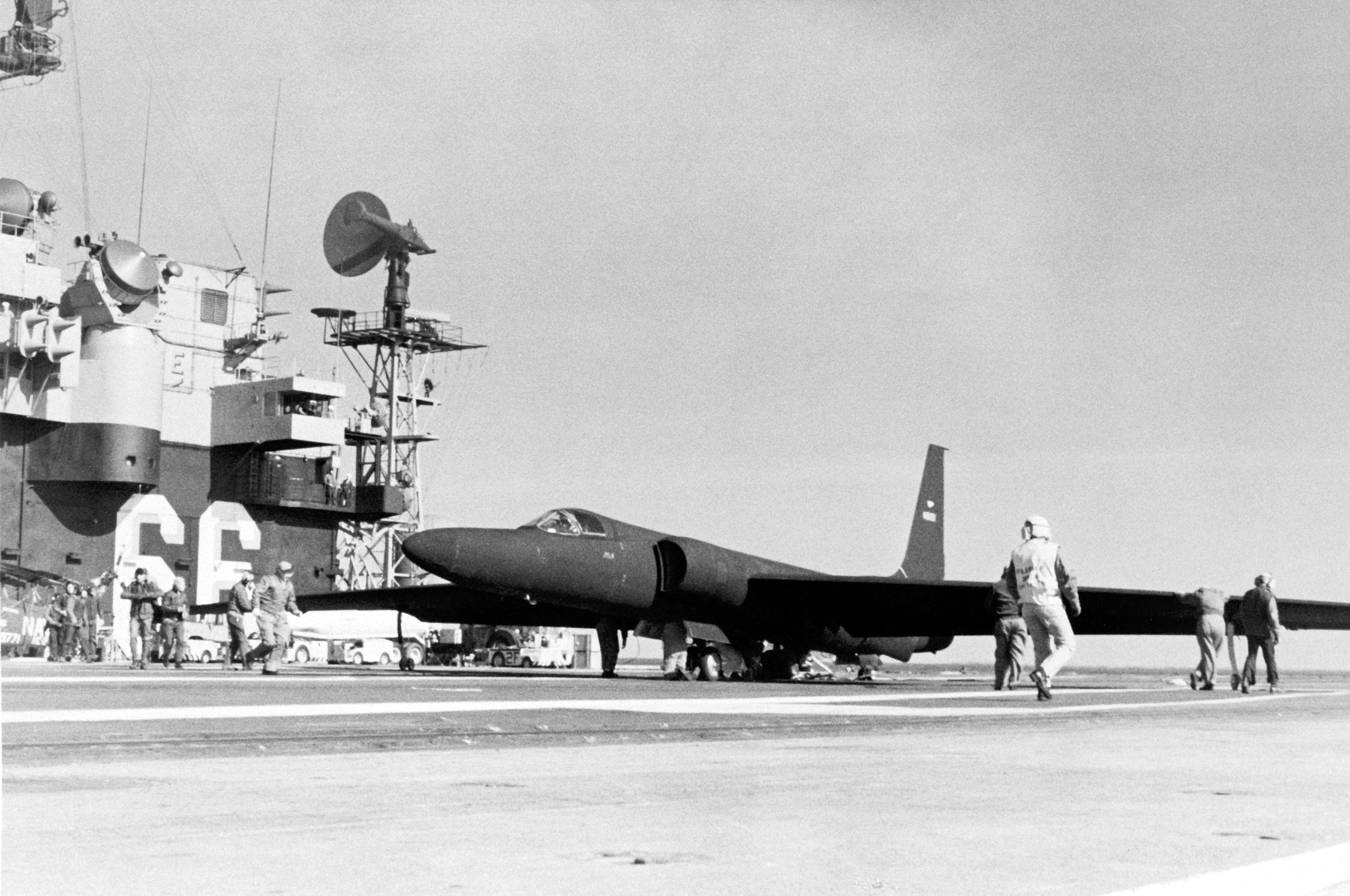 USS_America_(CV-66)_with_a_U-2.jpg