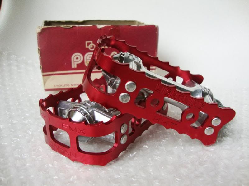 kkt-lightning-red01_zps5cd3e333.jpg