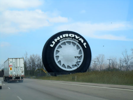 IMG_1133-Det-giant-tire1.jpg
