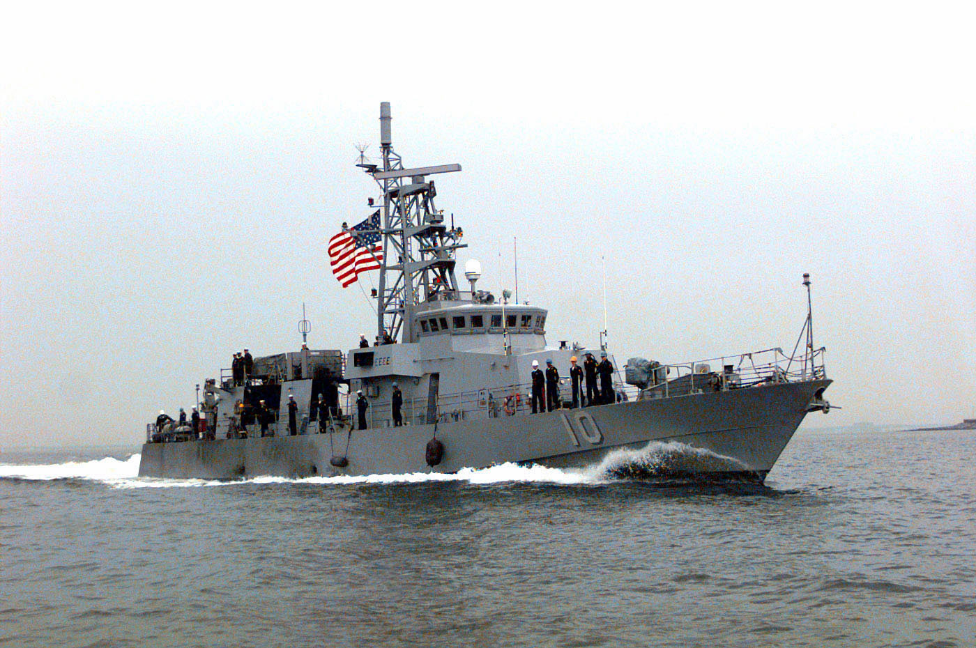USS_Firebolt_%28PC-10%29.jpg