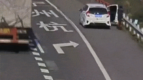 Ula47MH.gif