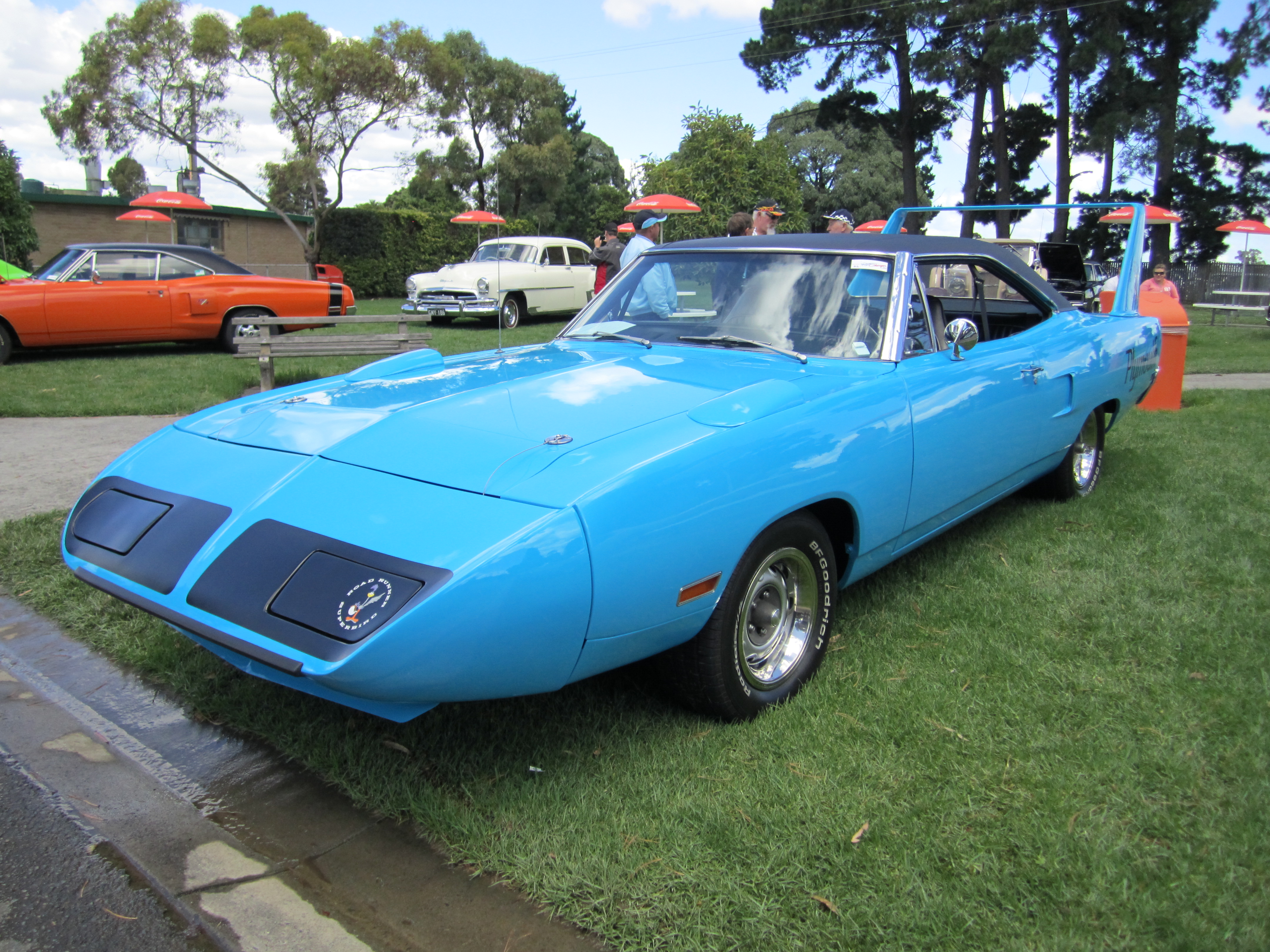 1970_Plymouth_Superbird_%282%29.jpg