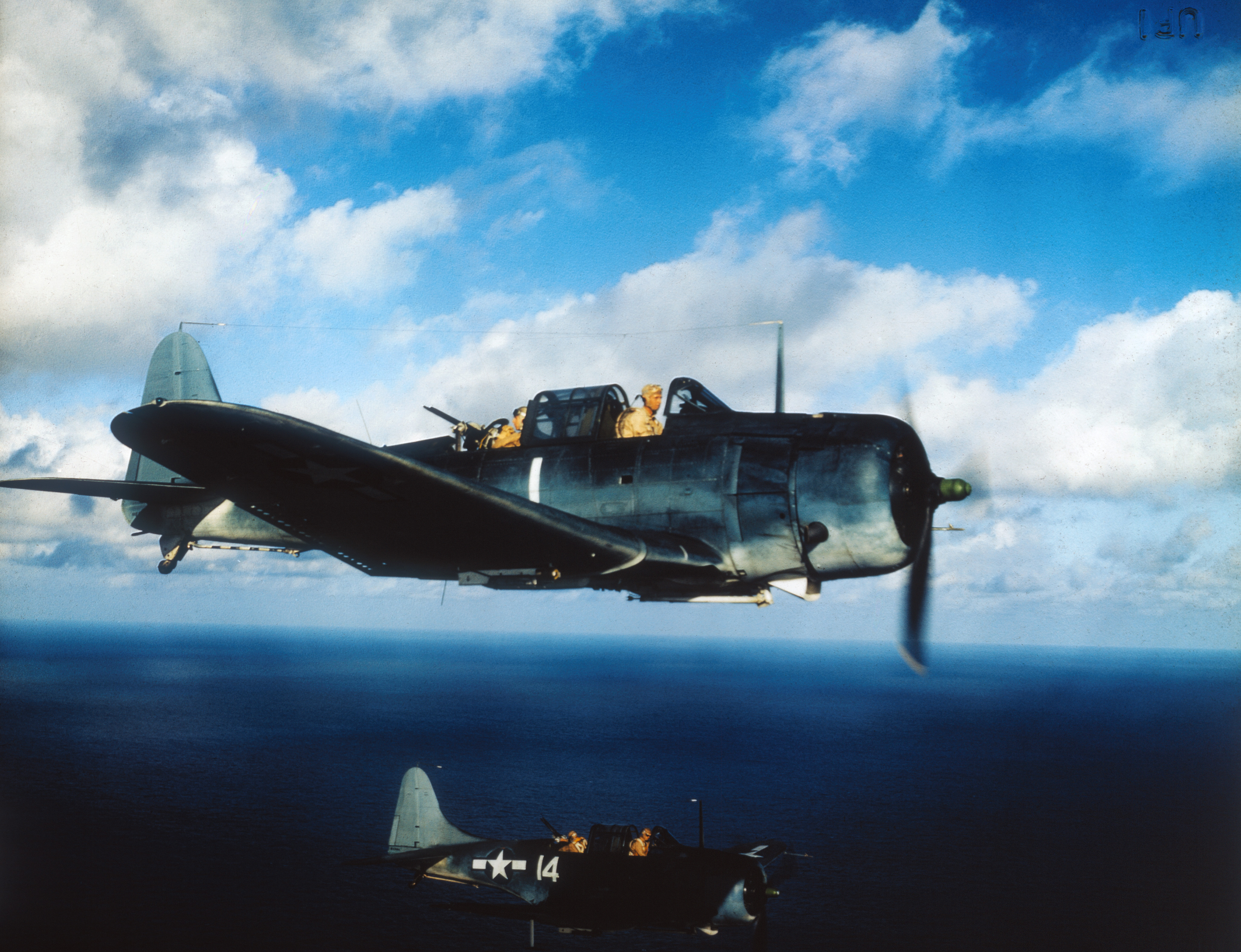 dive-bombers-wwii-1.jpg