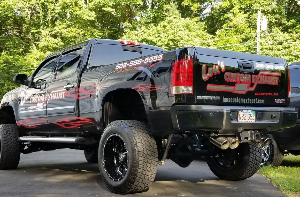 www.louscustomexhaust-brockton.com