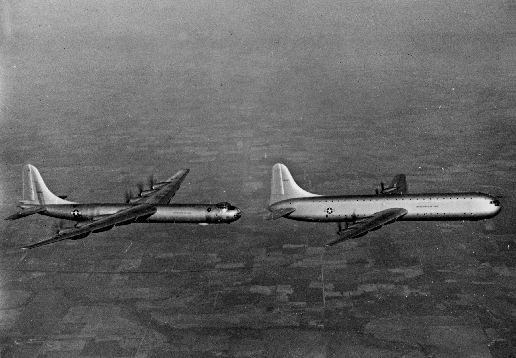 Convair_XC-99_and_B-36B_in_flight_c1949.jpg