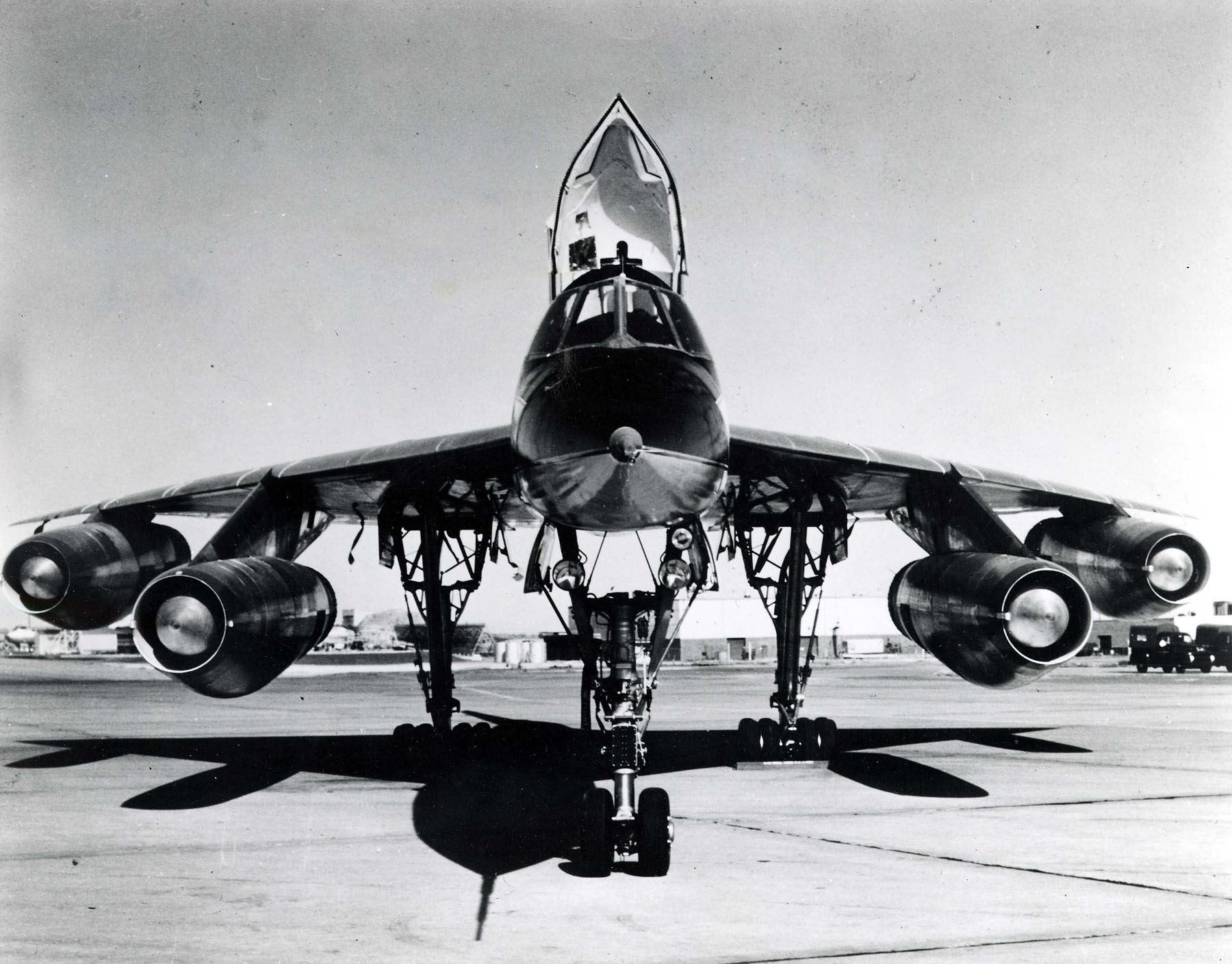 Convair_B-58A_Hustler_front_view_061101-F-1234P-021.jpg